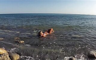TRAVEL SHOW ASS DRIVER - Sasha Bikeeva in Russia. Black Sea, wild beaches