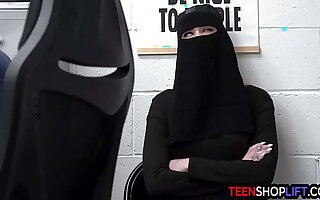 Muslim teen Delilah Old hat modern peninsula lingerie close up got busted by a mall cop